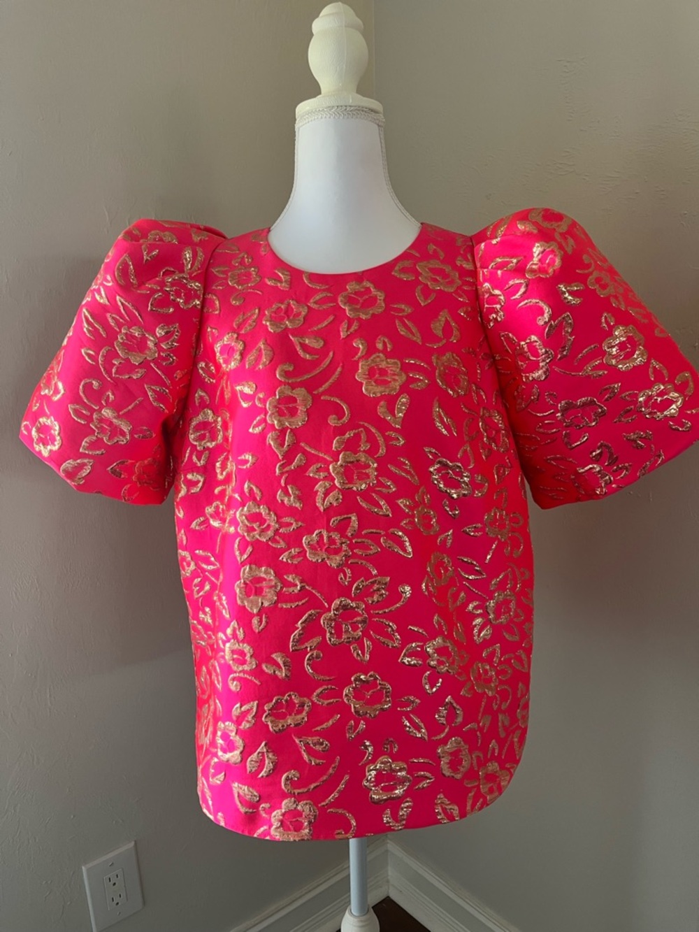 Lilly Pulitzer Hot Pink Metallic Floral Puff Sleeve Top NWOT